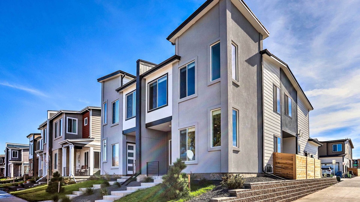 Dupont House | 6 Mi to Dtwn Denver: Townhome w/Patio!