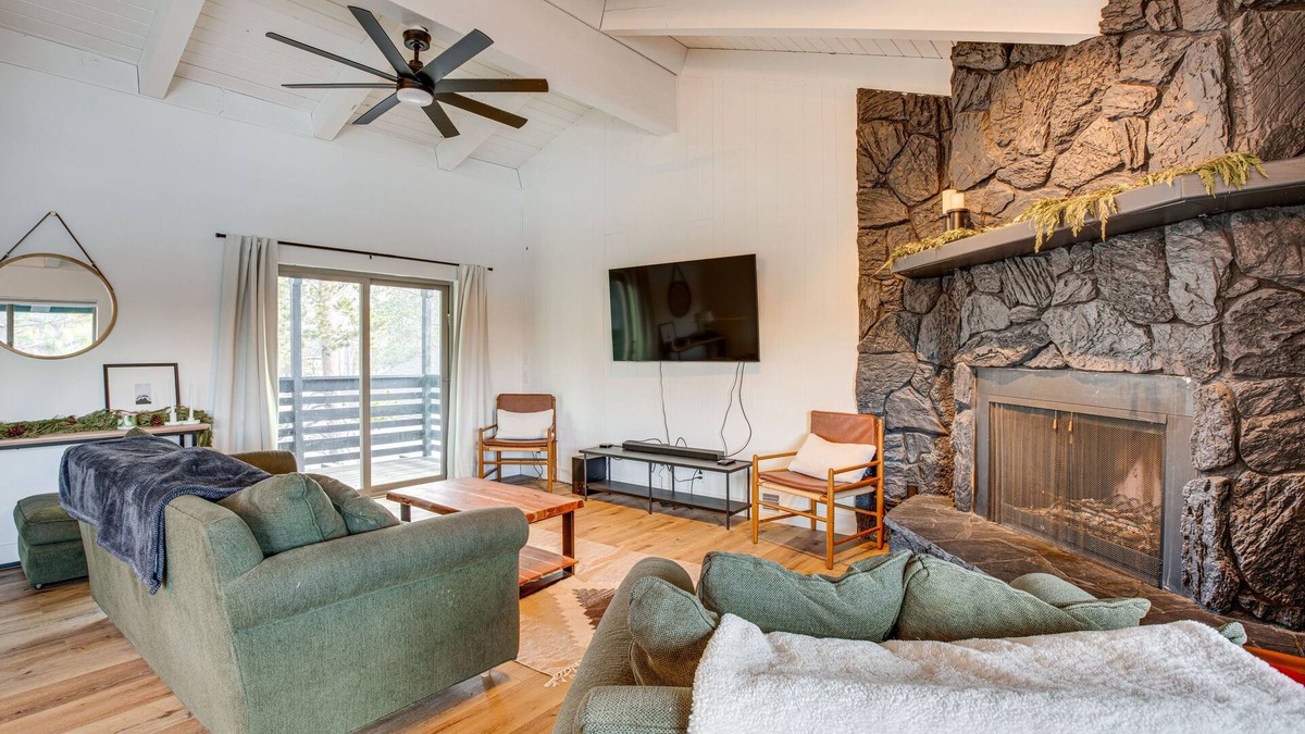 Tahoe Keys House | 6 Mi to Slopes: Mtn-View Retreat in Lake Tahoe