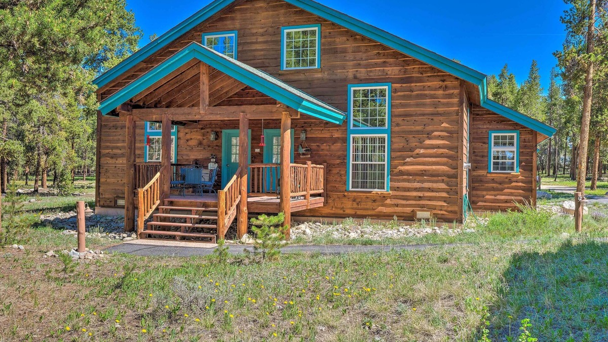 Leadville Cabin | 6 Mi to Turquoise Lake: Retreat w/Covered Deck!
