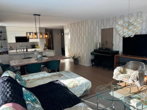 Cointrin Apartment | 6 P - Parking - Wifi - Terrasse