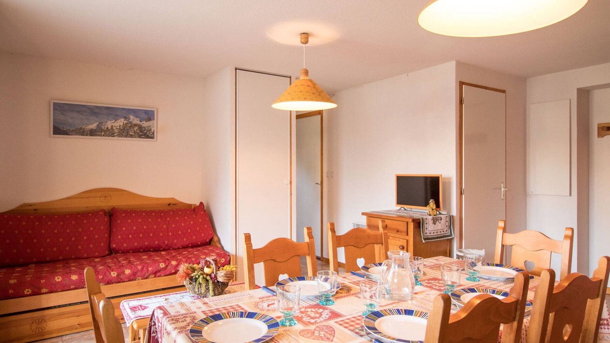Aussois Apartment | 6-pax Apartment in Aussois with Terrace and Parking