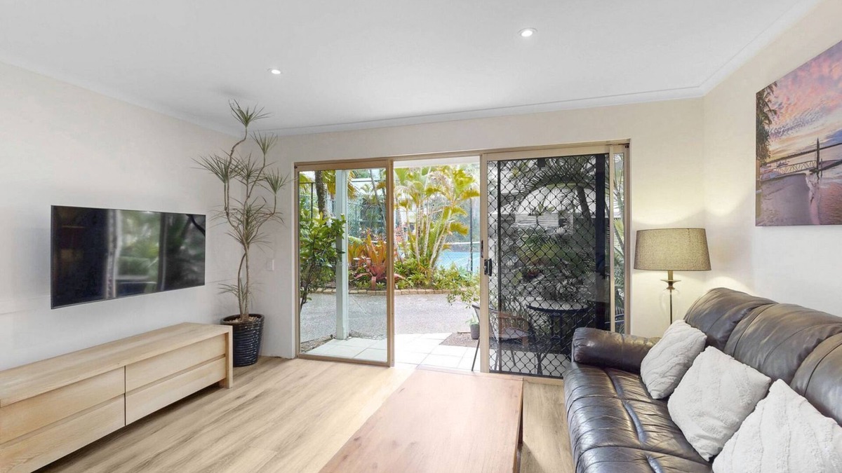Noosaville House | 6 Pelican Beach Resort