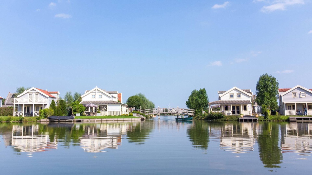 Municipality of Nissewaard House | 6-person bungalow in the holiday park Landal Zuytland Buiten