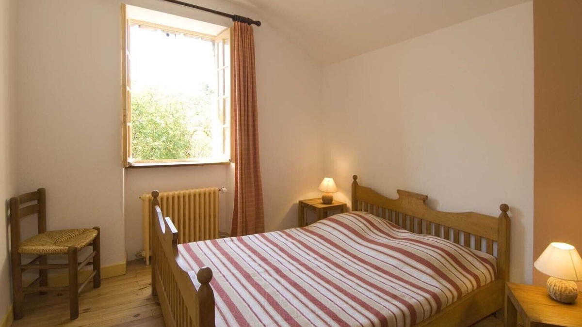 Saint-Leger-de-Peyre House | 6-person gîte with terrace in a traditional village in the Parc des Loups