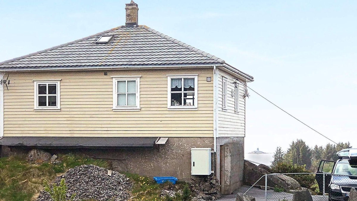 Gulen Municipality House | 6 person holiday home in byrknesøy-By Traum