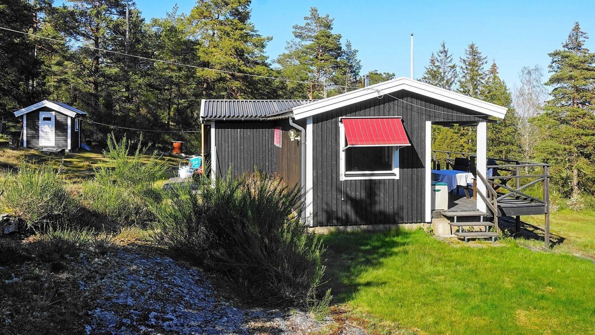 Orust O House | 6 person holiday home in HENÅN