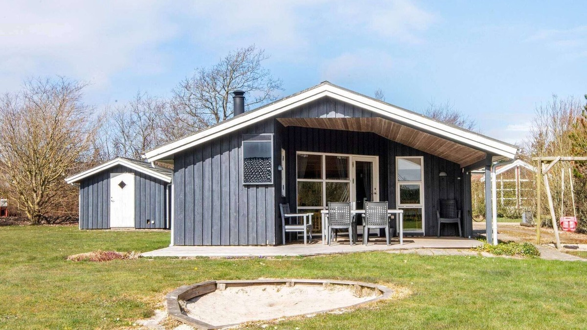 Skaven Strand House | 6 person holiday home in Tarm