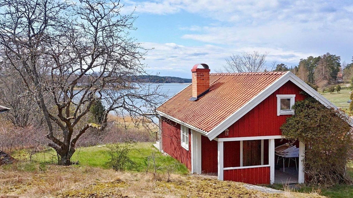Resaro House | 6 person holiday home in VAXHOLM