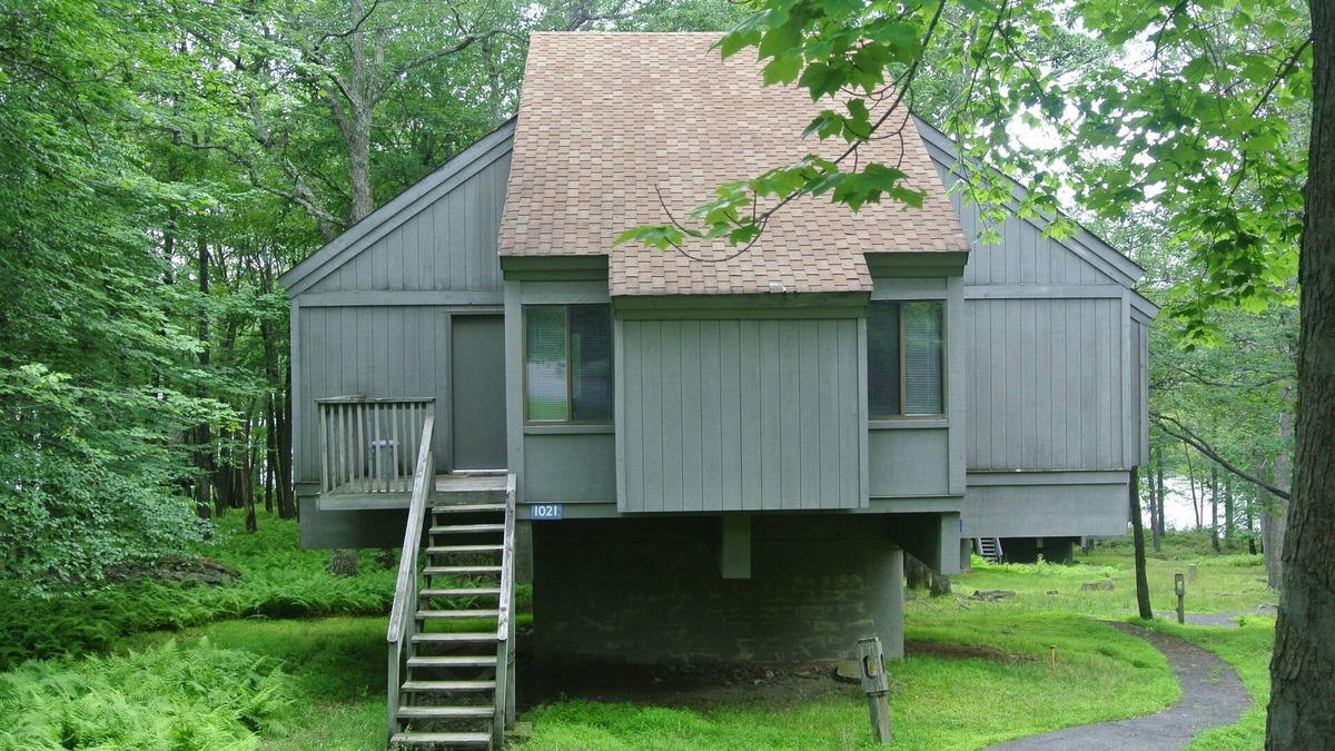 Tamiment Resort | 6 Person Villa in Mountain Resort with Lake and Pool