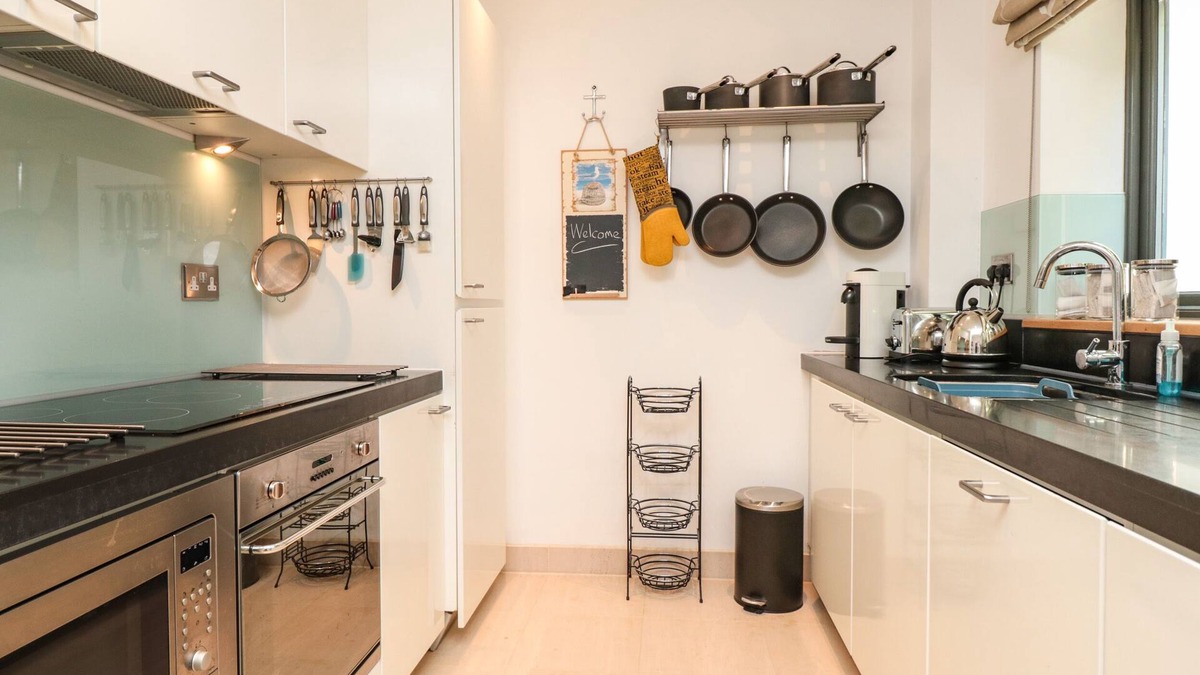 Dartmouth Cottage | 6 Pottery Cottages