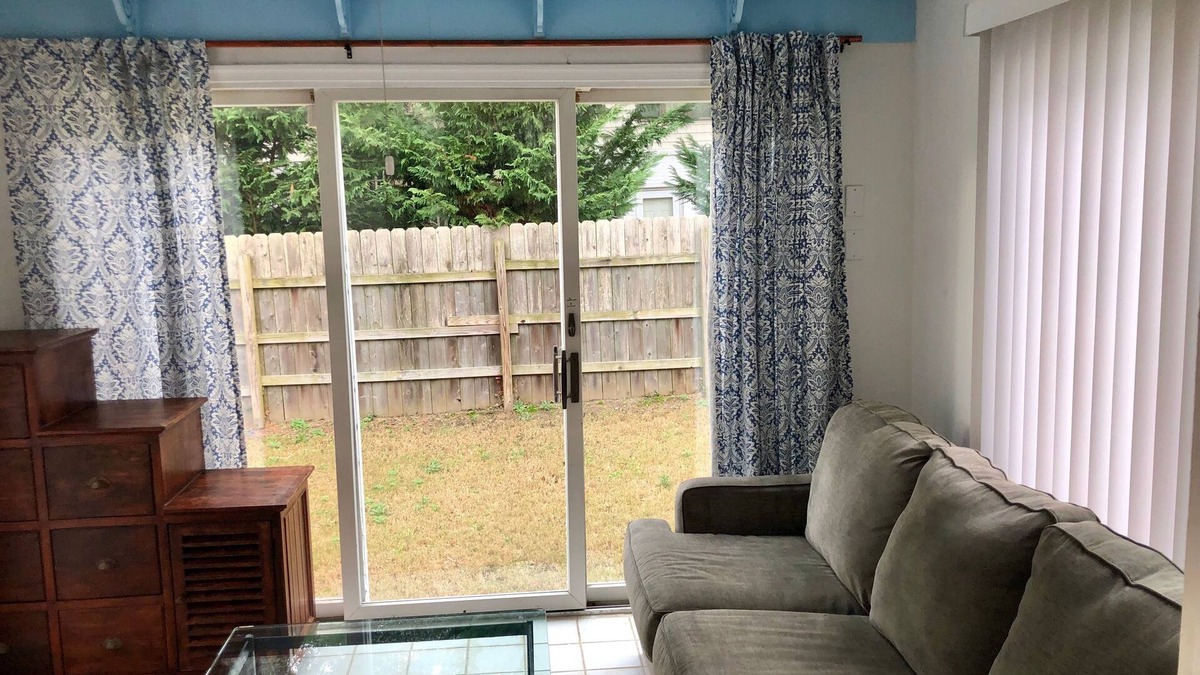 Northeast Virginia Beach Cottage | 60 Seconds 2 Beach (Duplex 2 of 2)
