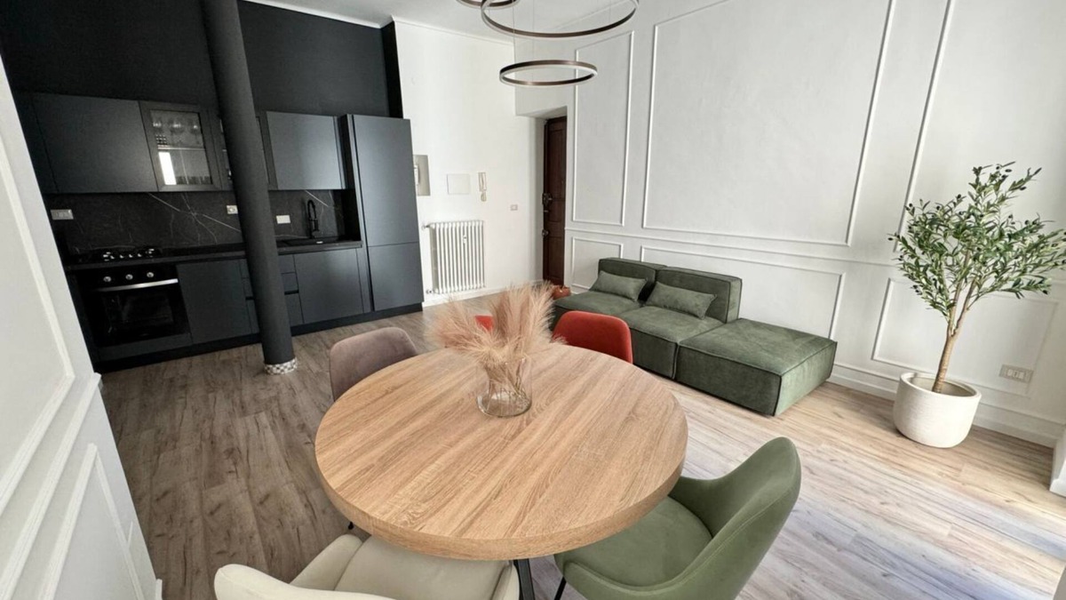Millefonti Apartment | 65 sqm apartment for 4 people, located on the second floor of a building without an elevator, featuring a balcony. Situated in the Lingotto neighborhood, a convenient and well-served area, close to the Regina Margherita Hospital and just minutes from Lin