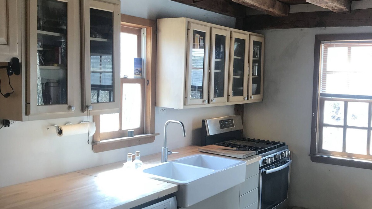 Shelter Island Cottage | 650 YARDS TO SUNSET BEACH !