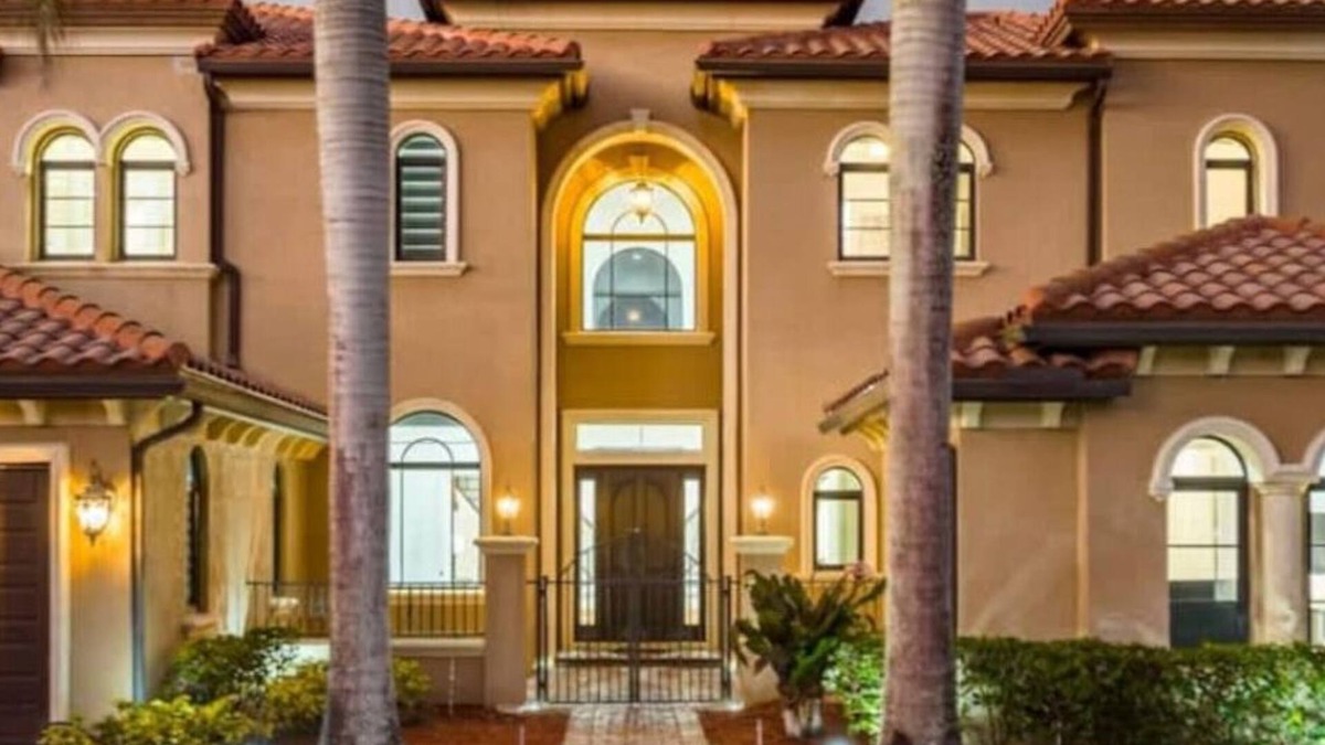 Palm Beach Country Estates House | 6500sf Luxe Design 8BR Mansion/Heated Pool/Cinema