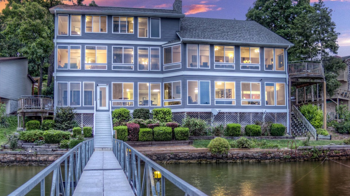 Roach House | 6600 sf, Beds for 33, Hot Tub, Theatre, Game Rm , Entertainers Dock, Great Views