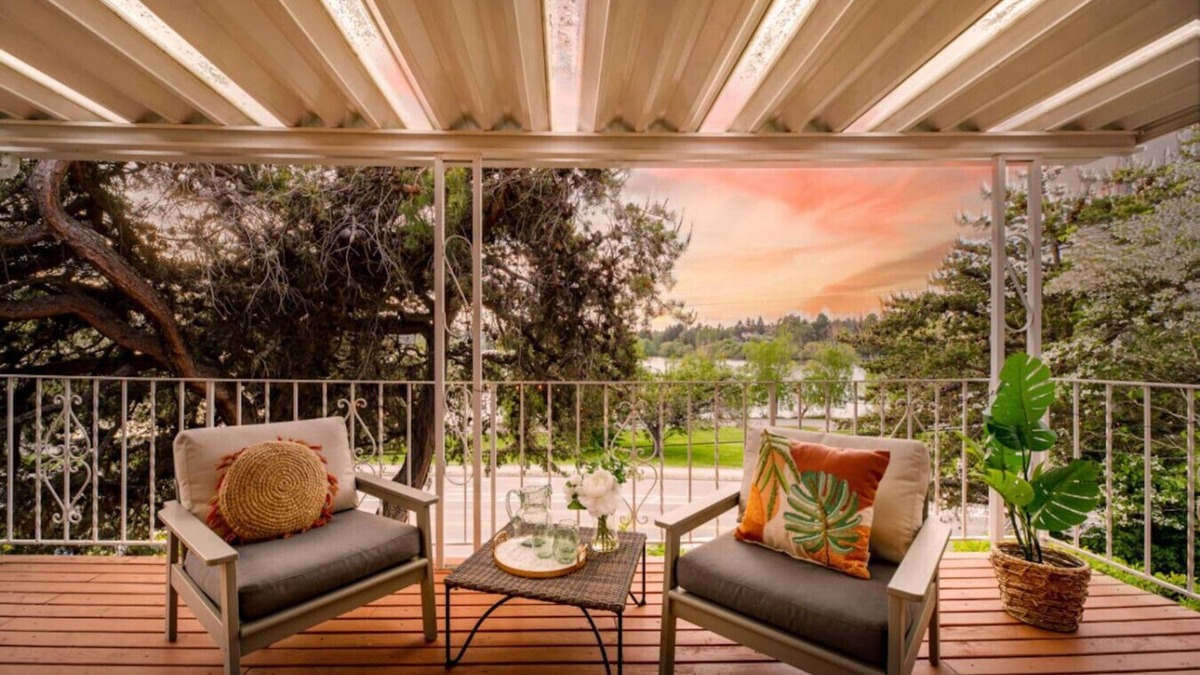 Green Lake House | 6615 Green Lake · 3b2b Modern Unit w/Stunning Green Lake View