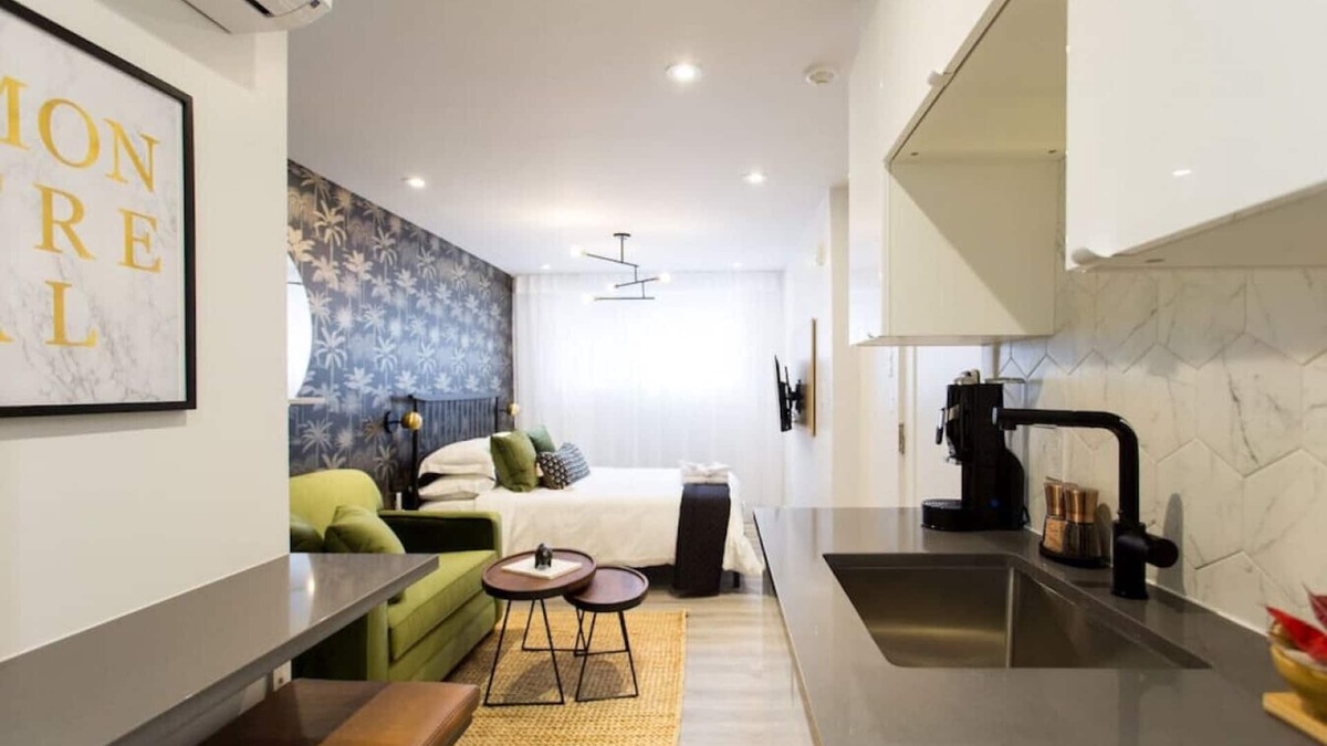 Little Italy Apartment | 6768 - 104 · Palms Little Italy Studio with full bathroom by Denstays
