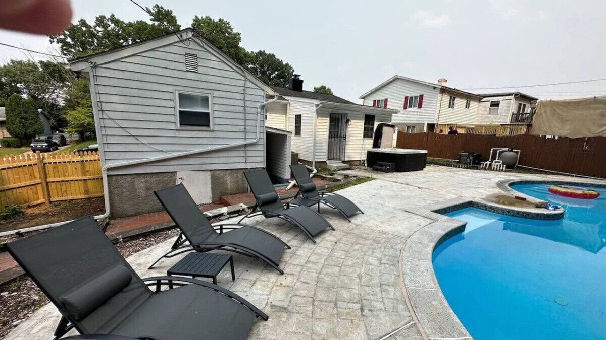 Lochearn House | 68) 4 bedroom home with a Pool!