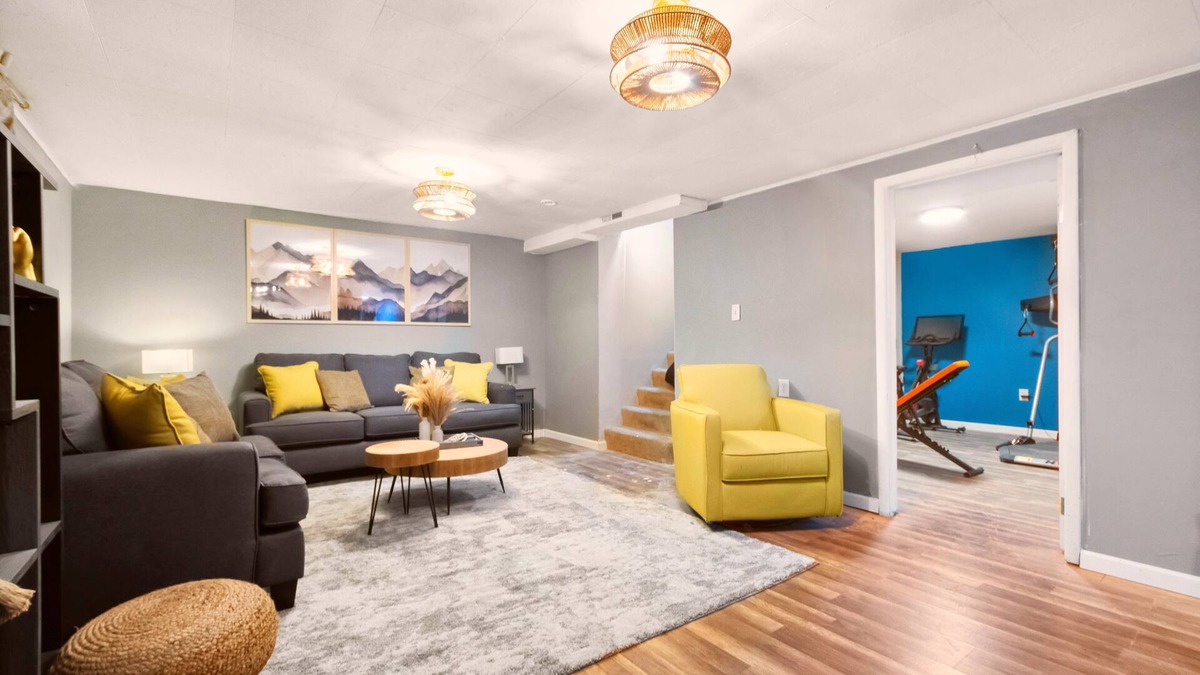 Alta Vista Area House | 6bd Retreat: Games - Gym - Parks - Colorado Serenity
