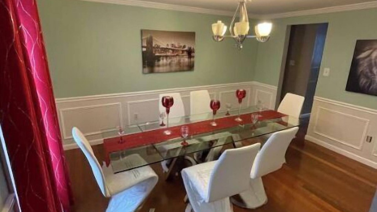 Colesville House | 6BDS HANDS&HEART EXTENDED , LUXURIOUS 6BDR 2.5 BTH