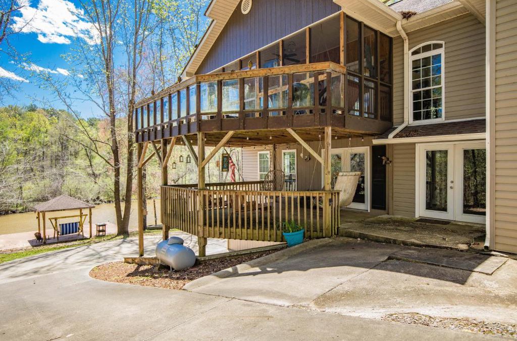 Alexander City House | 6br 3ba Lake Front Home