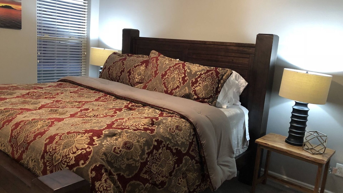 Cedar City House | 6BR/4BA Dual-Townhome Sleeps 12 Near Zion & Shakespeare Festival