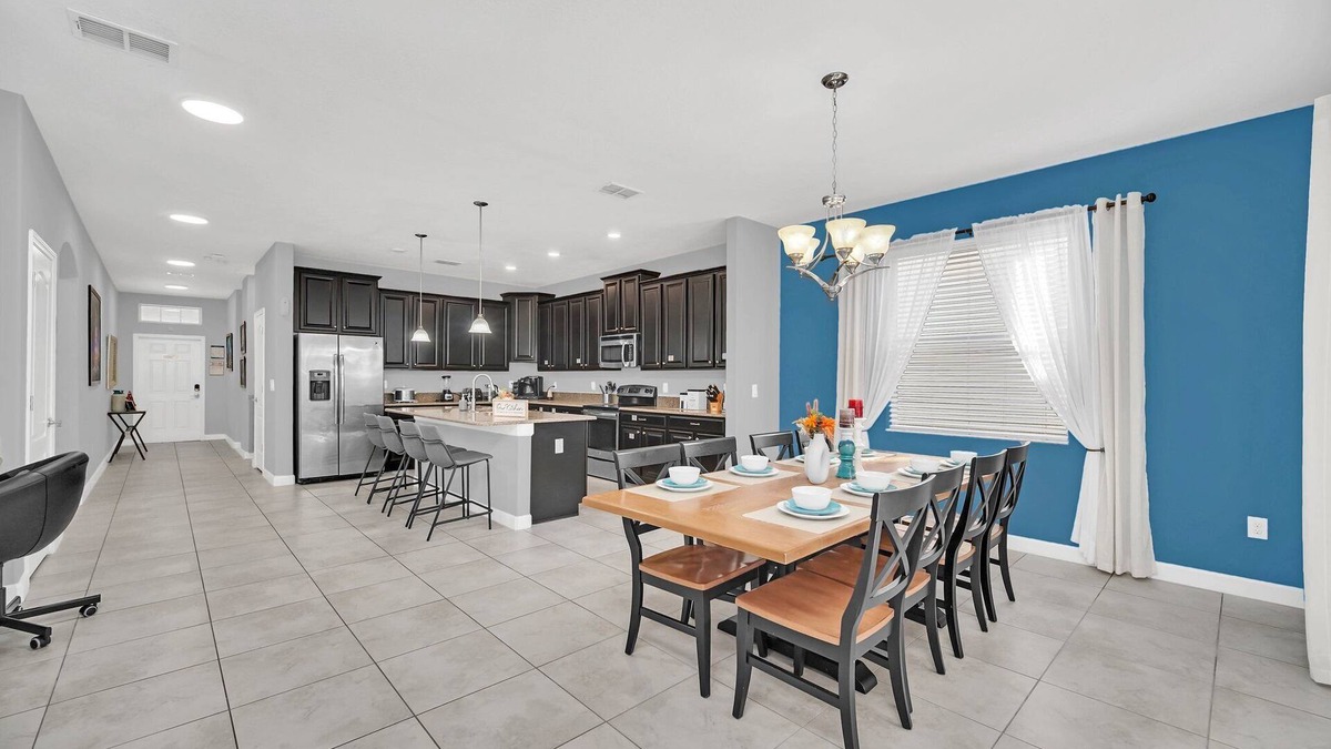 Lindfields House | 6BR, 5Ba Home Close to Disney-Pool & Hot Tub!Theme Rooms!Xbox!Conservation View!
