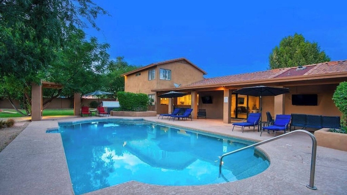 Sunburst Farms East House | 6BR-Heated pool, spa, splash pad, & golf simulator