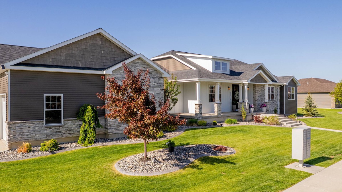 Powell House | 6BR Luxury Home w/Theatre, Sports Court & Only 20min from Cody