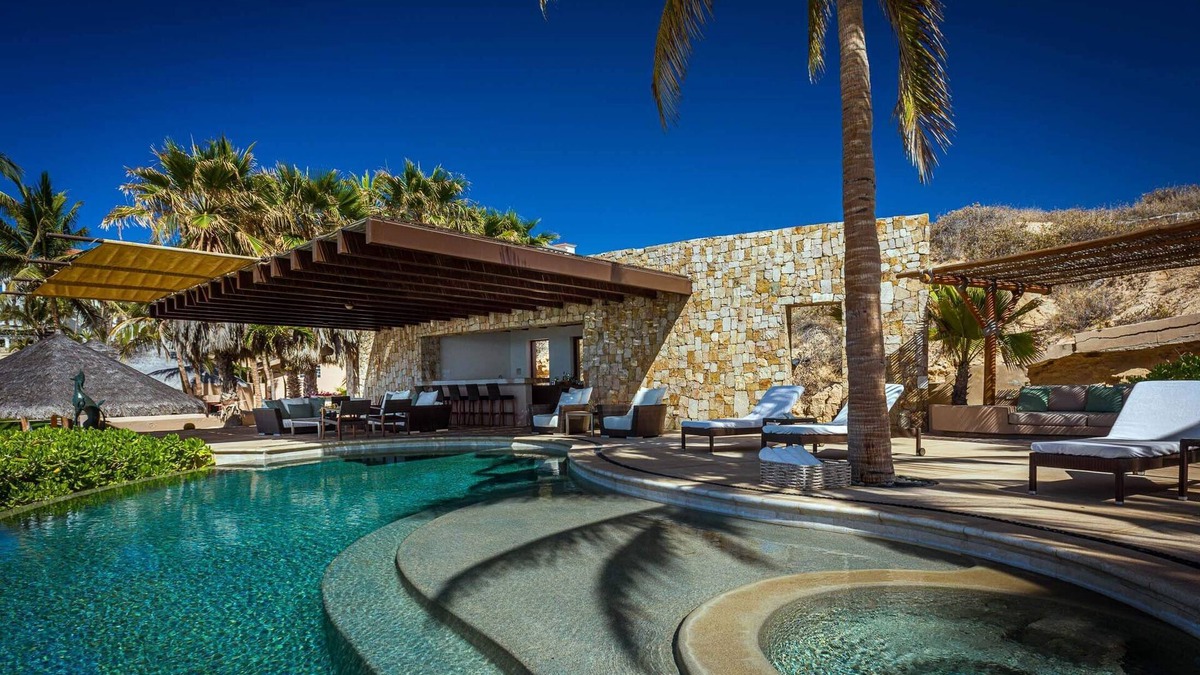 San Jose del Cabo Villa | 6BR Villa on Swimmable Beach!