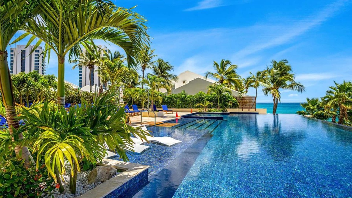 Maho Condo | 6th- Floor Luxury Condo on the Beach - The CLIFF - Resort with Spa & Restaurant