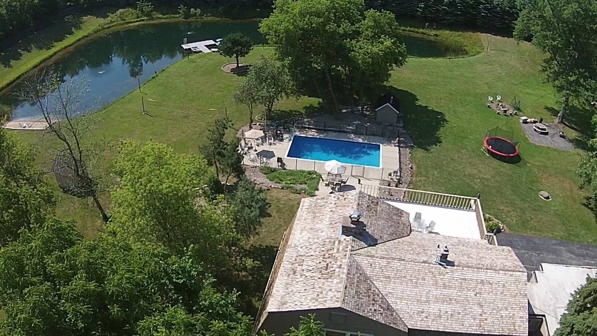 Caledonia House | 7 1/2 Acre Estate, Fishing Pond, Events! Discounts! Weddings, Heated pool