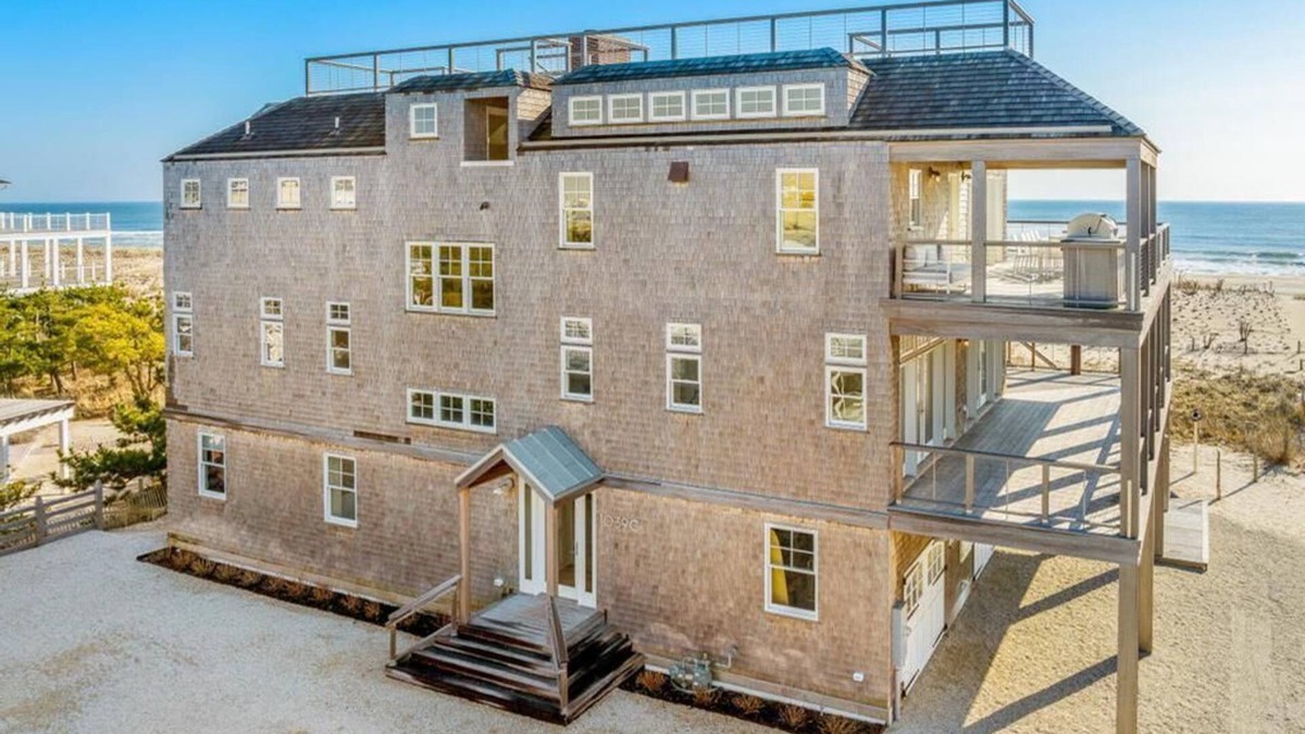 North Beach House | 7 bedroom accommodation in North Beach