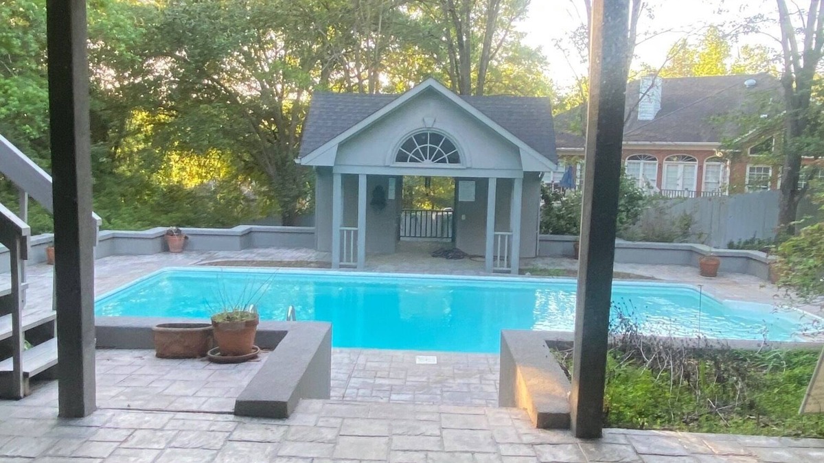 Columbus House | 7-Bedroom Expansive Vacation Home, Minutes from Cooper Creek Tennis & Fort Moore