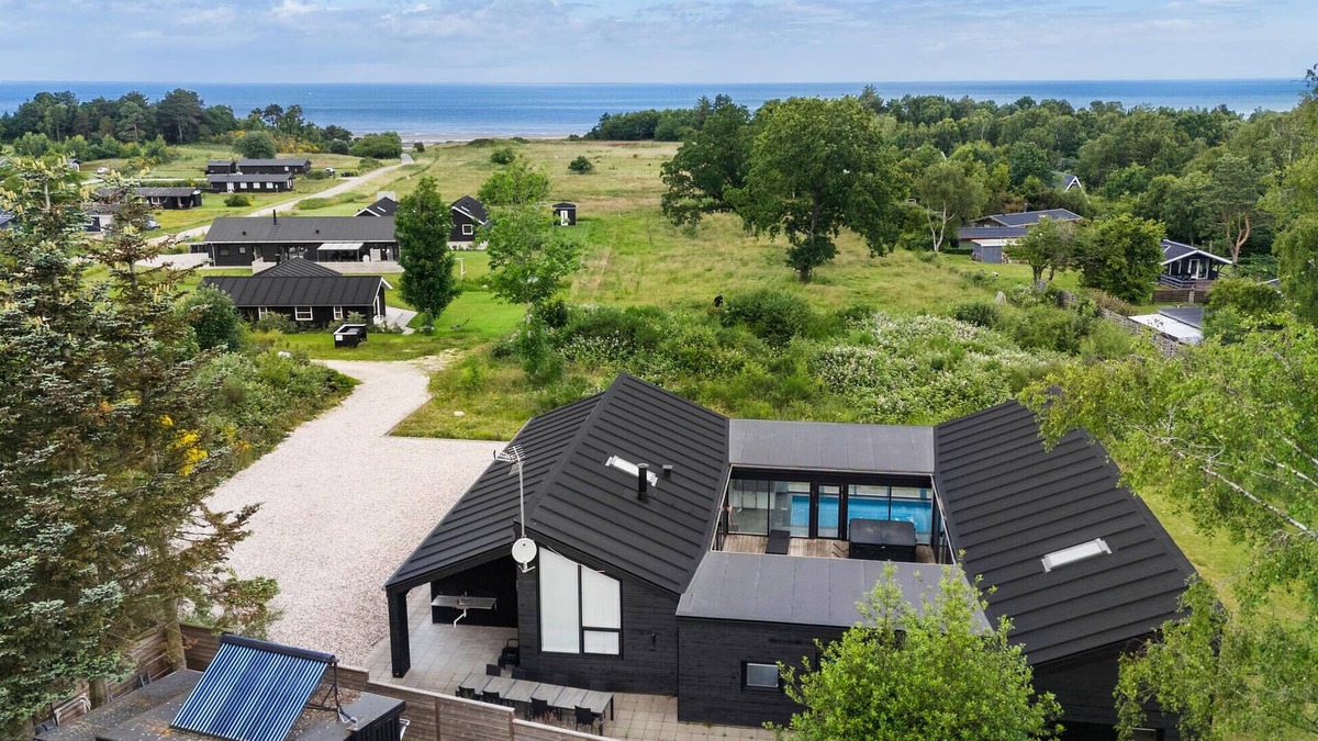 Bønnerup Strand House | 7 bedroom gorgeous home in Glesborg