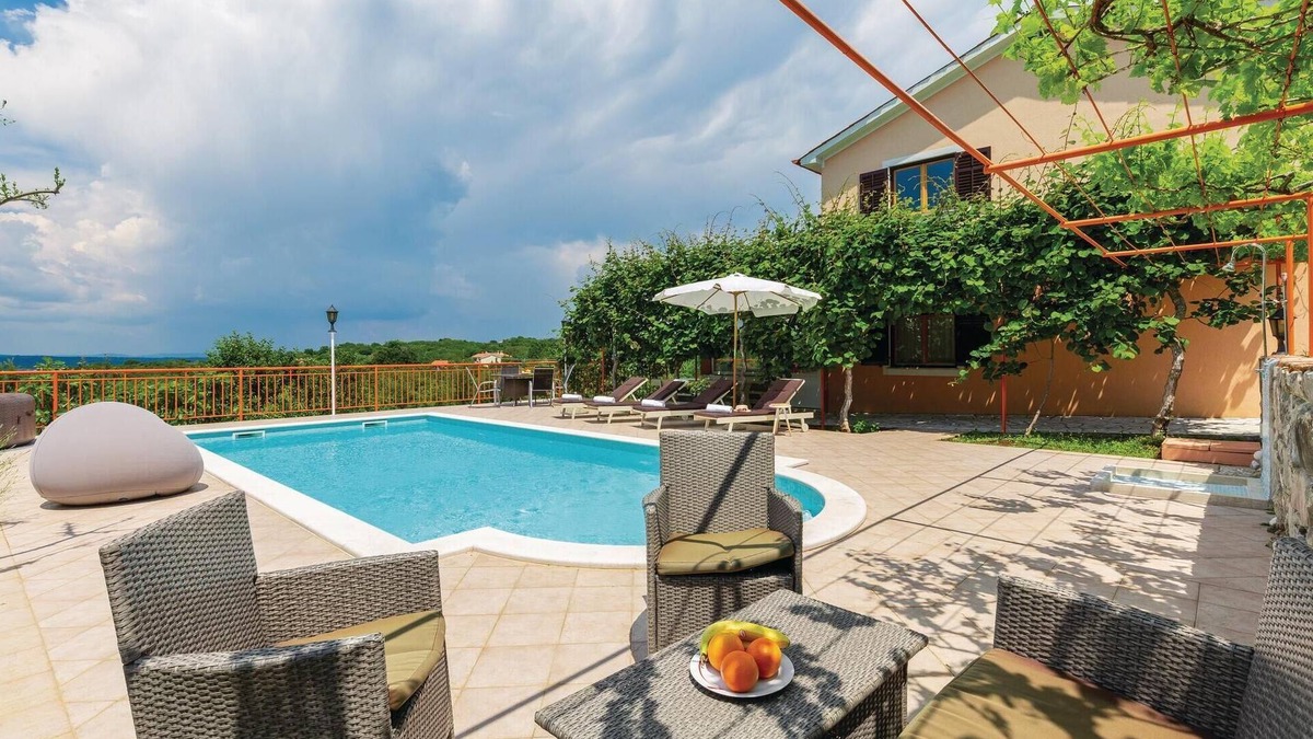 Presika House | 7 bedroom nice home in Labin