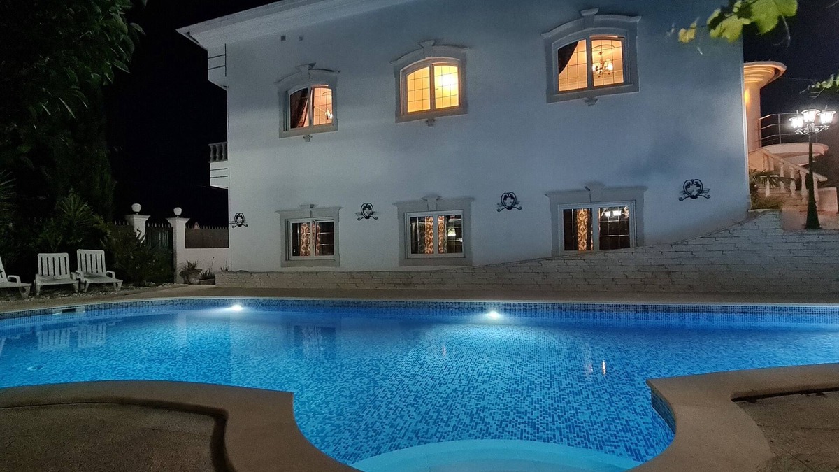 Maceira House | 7 Bedroom Residence at Villa☆ (20-25 Guests) by Silver Village Residence