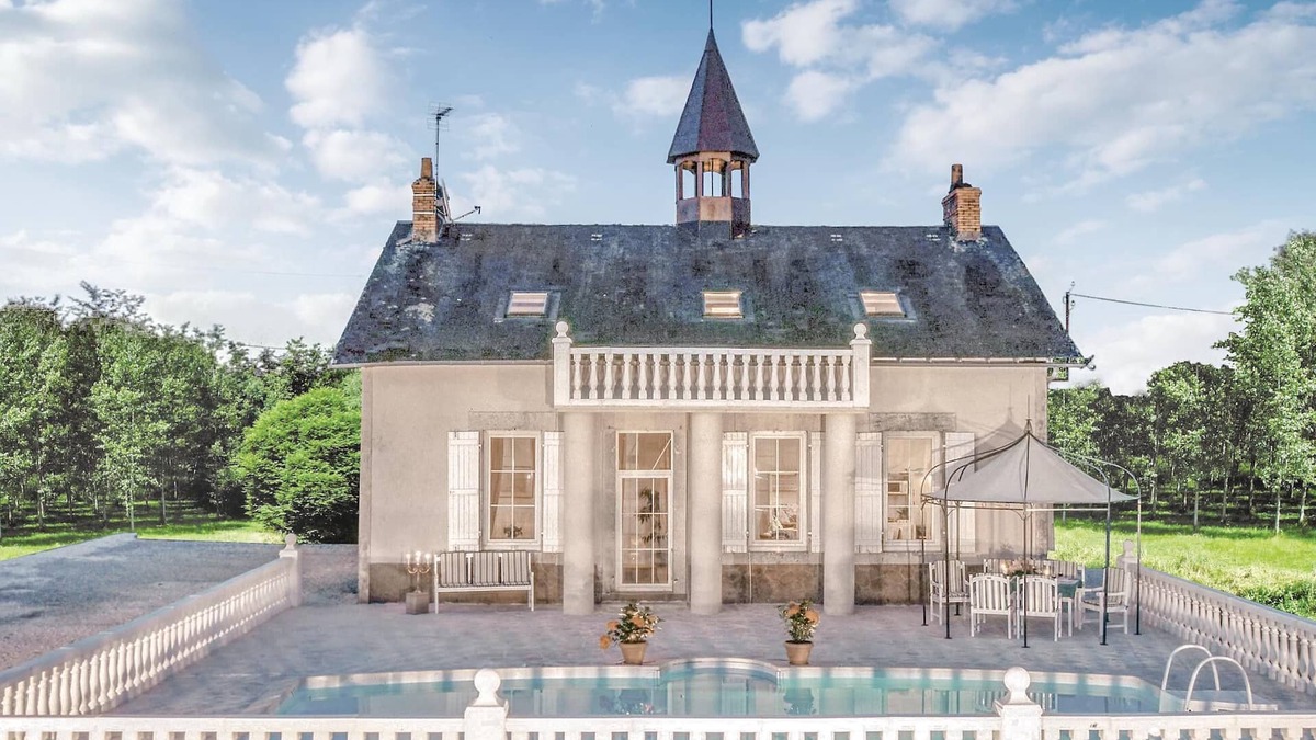 Ardentes House | 7 bedroom stunning home in Ardentes