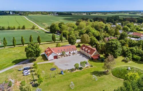 Grenaa House | 7 Bedroom Stunning Home In Grenaa - D70125