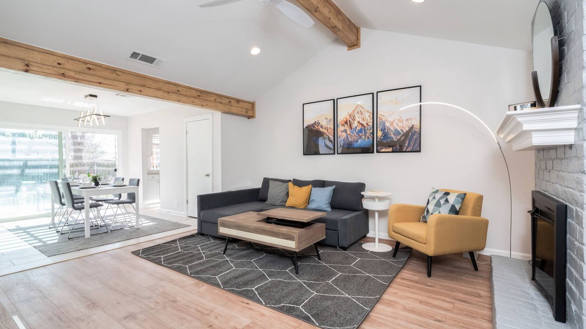 Carrell Oaks House | 7 mi to DT✔house in 3B/2B✔2 king beds ❄shaded patio❤️pet friendly& garage park