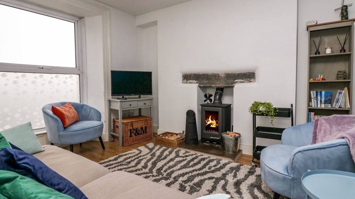 Sedbergh Cottage | 7 NEW STREET, pet friendly, with open fire in Sedbergh