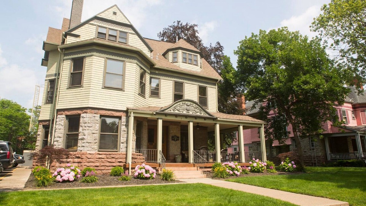 East Avenue House | 7 On Strath