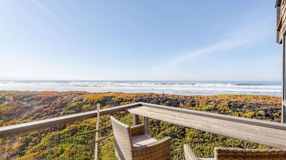 Watsonville House | 7 Pelican Large Condo w/Sweeping Monterey Bay Ocean Views & Beach Access!