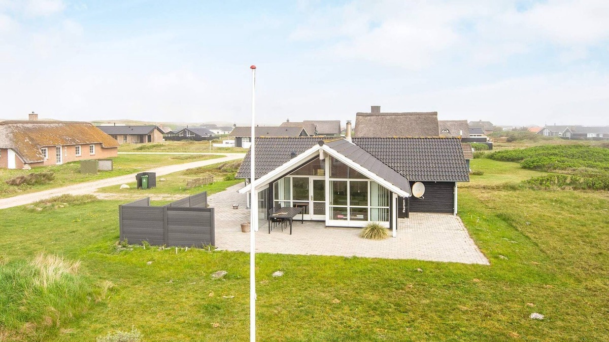 Vrist Strand House | 7 person holiday home in Harboøre-By Traum