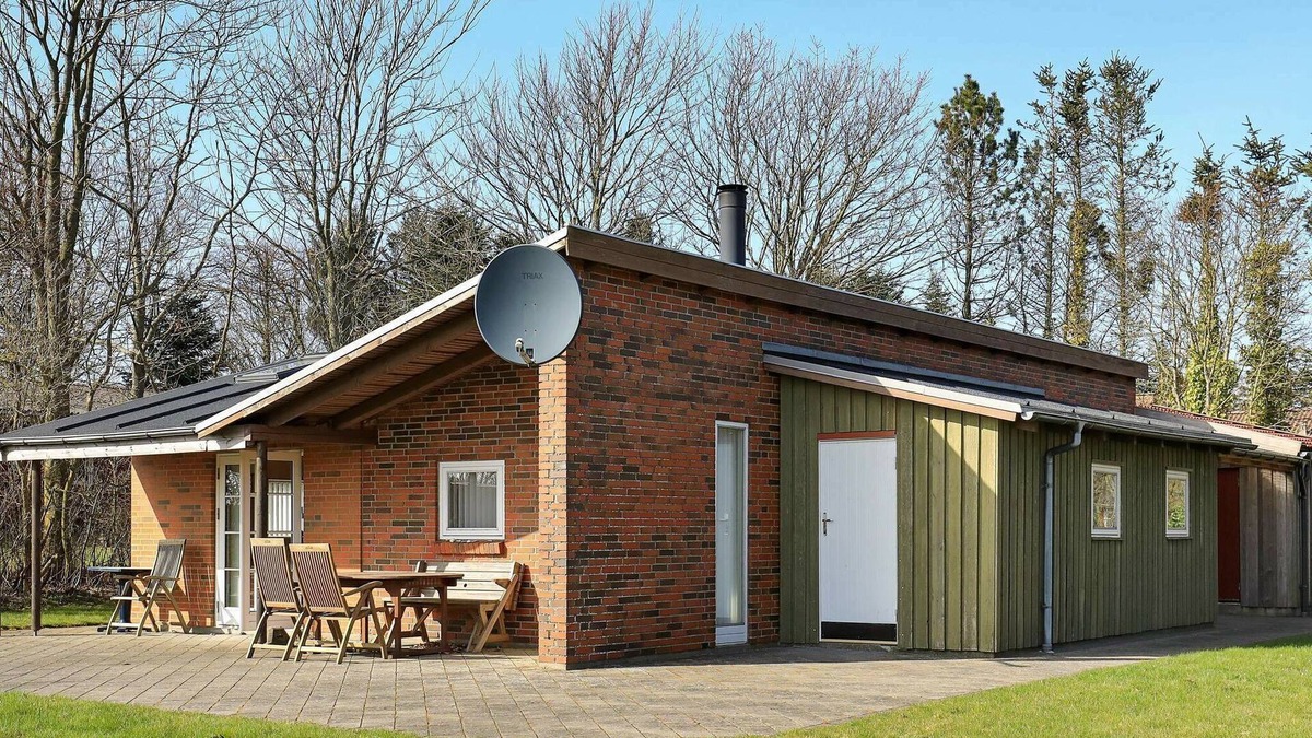 Remmer Strand House | 7 person holiday home in Struer