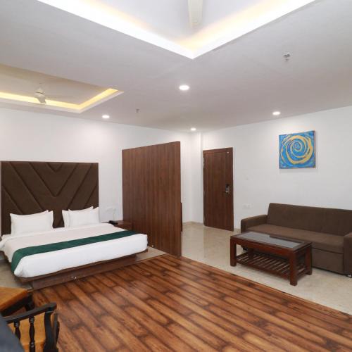 Jabalpur Hotel | 7 VACHAN LAWNS AND BANQUET