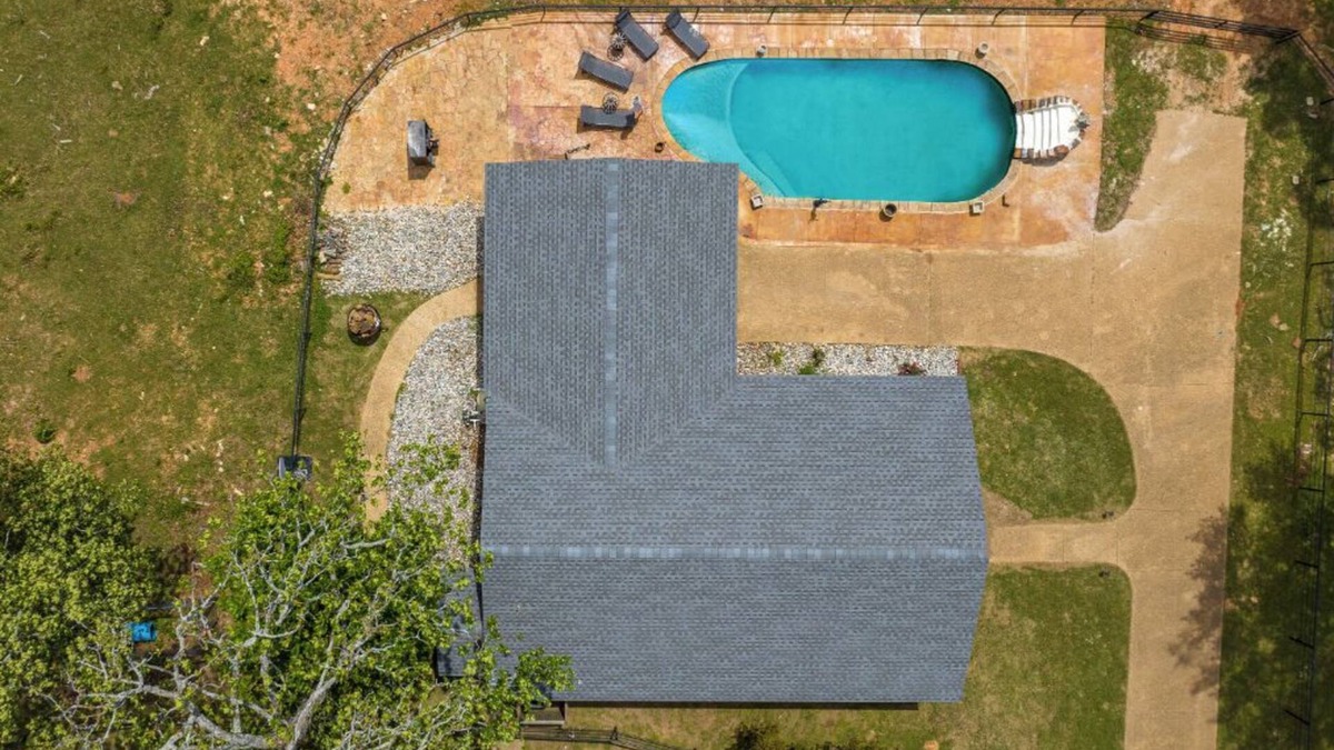 Gilmer House | 700+ acre farm with ponds and a POOL located in Gilmer, Texas!