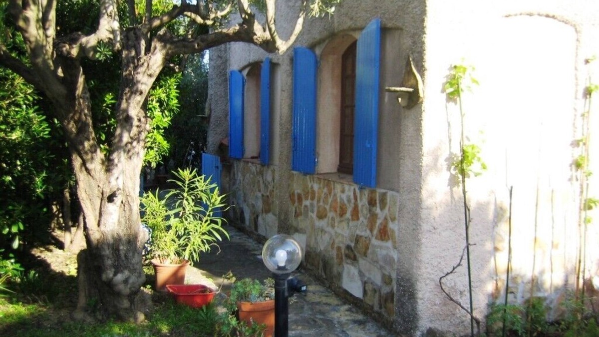 Roquefort-la-Bedoule Apartment | 70m² apartment, quietly situated in the hills only 10min from the sea