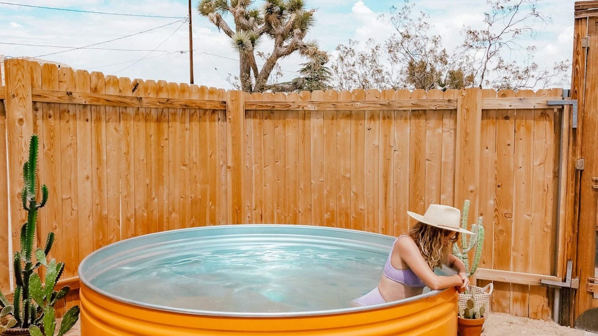 Yucca Valley House | 70s Vibes with Hot Tub & Pool! The Coyote House