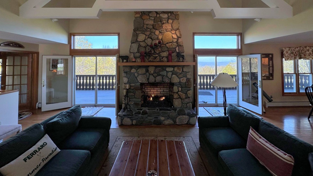 Franconia House | 72WT Cannon Mountain Family retreat with big views and tons of space!